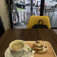 Cinnamon roll and double expresso for a rainy Paris day  at VG Pâtisserie in Paris