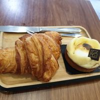 Croissant n lemon tart at VG Pâtisserie in Paris