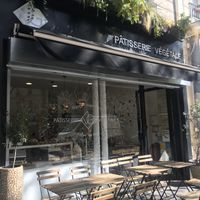 Outside at VG Pâtisserie in Paris