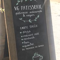 Sign at VG Pâtisserie in Paris