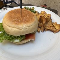 Blues burguer (hecha de tempeh)  at Musgo in Aveiro