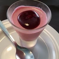 Red fruit mousse at Musgo in Aveiro