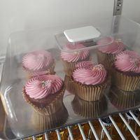 Cupcakes at Esparza's Tacos & Coffee in Chatan