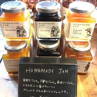 Homemade jams for those happy to have non-plastic options😄 at No. 4 in Tokyo