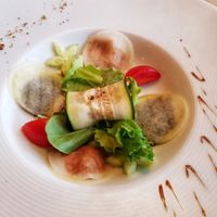 Kohlrabi-Ravioli, Hanf-Kräuterpesto, Hanf-Tomatenpesto, Wildkräutersalat, Zucchinirolle at Waldhotel am Notschreipass in Todtnau