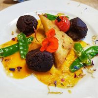 Rote-Bohnen-Bällchen, Paprikasauce, Rosmarin-Polenta, Zuckerschoten at Waldhotel am Notschreipass in Todtnau