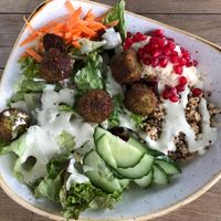 Vegan Falafel Bowl at Dean & David - Karl Liebknecht in Berlin
