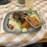 Kaspressknödel mit Salat   at Stiftskeller in St Florian