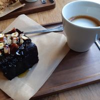 Cortado and sweet potato + chocolate cake at La Colectiva Cafe in Madrid