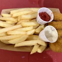 Nuggets & chips at Vegana By Tentúgal in Porto