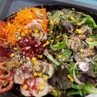 Salad mixta at Vegana By Tentúgal in Porto