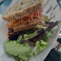 Sandwich mit Tofufilet und Käsealternative at Vegana By Tentúgal in Porto