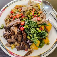 Brown rice with 4 sides #Veganuary at Tien Sieng Vegetarian Foods in Chiang Mai