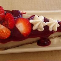 Tarta de dátiles imitando "cheesecake" at La Casa Viva in Tavernes De La Valldigna