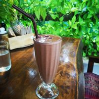 Schoko Smoothie mit Datteln und Bananen at Wild Tribe Cafe in Koh Samui
