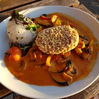 Vegan Rote Beete Puffer mit coko curry (beetroot patty with coconut curry) at Felix in Nordhausen