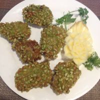Crispy taro in green rice at Spring Lotus - Duong Sinh Chay in Hanoi