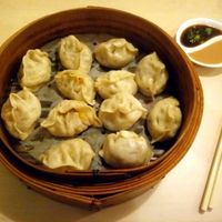 Both vegan dumpling versions, soy cilantro sauce and peanut sauce at Wei&Wei in Aachen