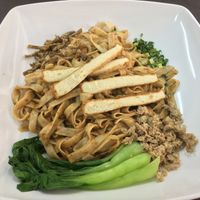 Noodle with tofu, fake meat and bok choy at Rice House 谷王栈( 粥大王) in Central Singapore