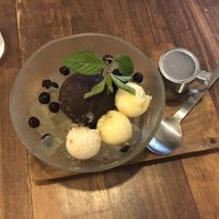 Anmitsu with amazake ice cream and banana at Cafe Loop in Kawasaki