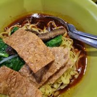 Dry mee pok at Yu Yuan Vegetarian Stall 裕元齋素食 in Central Singapore