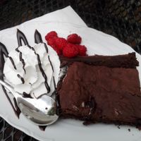 Oreo cake with raspberries and cream at Ebbas in Lund