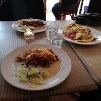 Vegan lasagne and vegan nachos at Ebbas in Lund