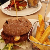 Hamburguesa de lentejas y de seitán caseras at Pitas Pitas in Plasencia