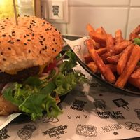 Burger at Vegan Junk Food Bar - 2D in Amsterdam