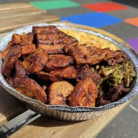 Jerk tofu plantains and greens #Veganuary at Ninth Square Market Caribbean Style in New Haven