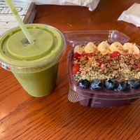 Spinach, banana, and peanut butter smoothie and açaí bowl. Very good at Juiceheads ATL in Atlanta