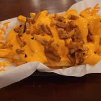 porção caprichada de batata, cheddar e bacon at Vegan Heart in Sorocaba