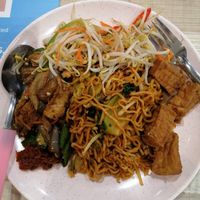 Noodle with vegetarian dishes at Lu Ye Yuan 鹿野苑 in Central Singapore