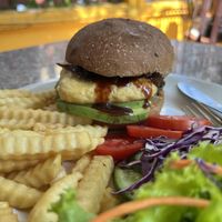 Tofu burger and chips  #Veganuary at Blue Diamond in Chiang Mai
