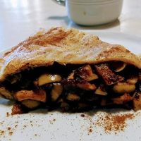 Warm apple pie at Capricho Sin Culpa in Queretaro