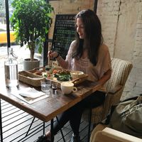 Me enjoying the food at Blossom Rena Vegan Cafe 貝多蕾納 in Taipei