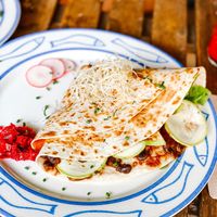 I ordered the vegan quesadilla with beans and salsa. I was scared it would be too spicy but it was just right! 😍 at S'Hortet in Mallorca