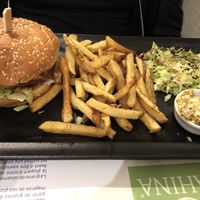 Burger at Tahina in Tours