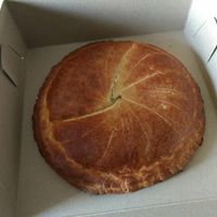 Delicieuse galette des rois !! Et la buche de noel chococaramel aussi ⛄⛄⛄⛄  at Les Gourmandises Louca  in Quebec