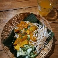 Mango Lemonade & Vegan Rendang (spicy!)  at Warung Jakarta in Warsaw