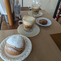 Sonha with chocolate cream, cookie and 2 Lattes at Padoca Vegan in Sao Paulo
