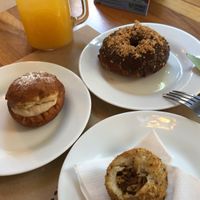 Donut, sonho e coxinha de jaca at Padoca Vegan in Sao Paulo