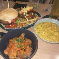 Mac and cheese and wings at Down the Hatch in Liverpool