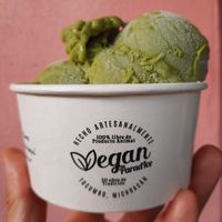 Helado de matcha con sake, sabor fuerte y delicioso 😋 at Vegan Parad-ice in Cruz De Huanacaxtle