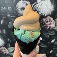 Soft serve and scoop at Doe Donuts in Portland