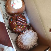  at Doe Donuts in Portland