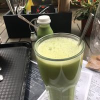 Matcha Latte,lecker at Attila Hildmann Organic Snackbar I in Berlin