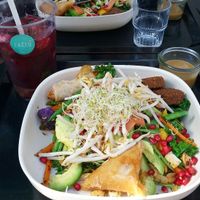 bo bun et jus frais at Laelo in Paris