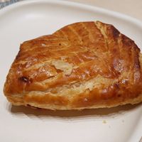 Chausson aux pommes at Laelo in Paris