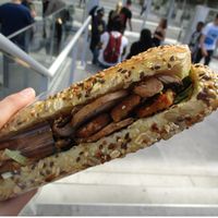 Sandwich with chicken, mushrooms and sweet and sour sauce at Laelo in Paris